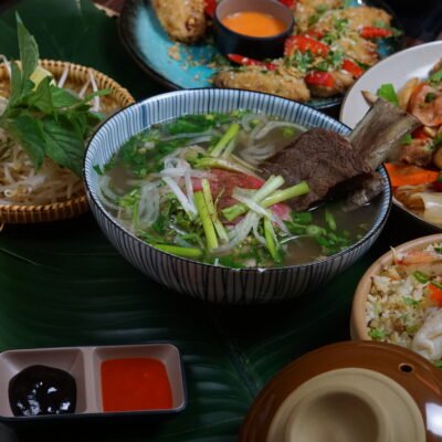 Alternative view of 1A. Hai Chi Em Beef Rib Pho