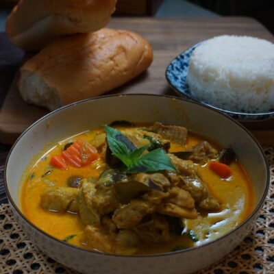 10. Coconut Coconut Chicken Curry (Cà Ri Gà)